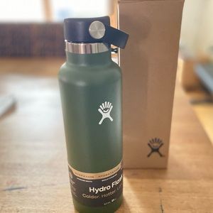 Brand new in box 21 oz hydro flask